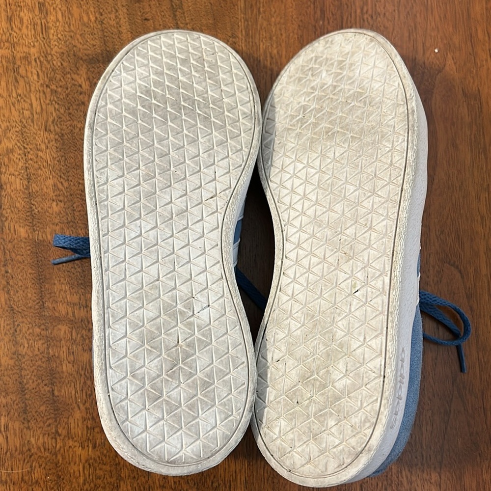 Adidas Unisex Suede Sneakers - Picture 6 of 8